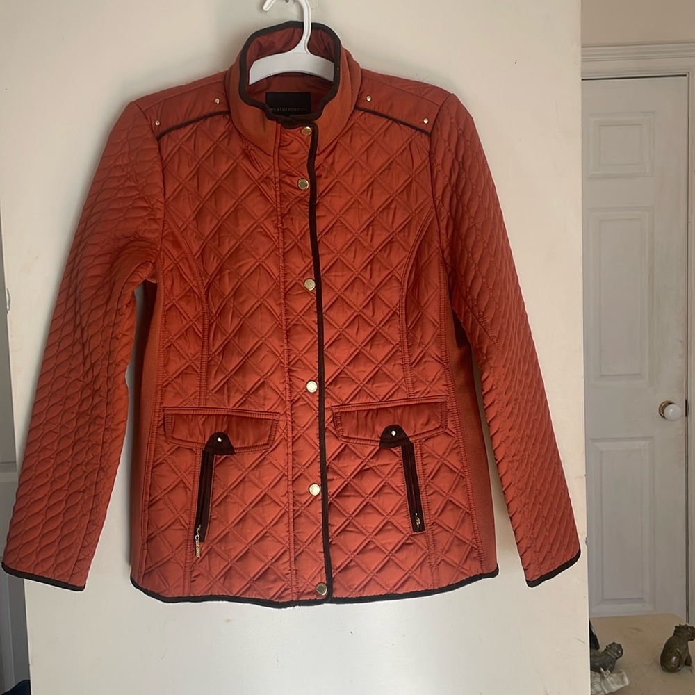 Lightweight weatherproof quilted jacket size M like new condition burnt orange
